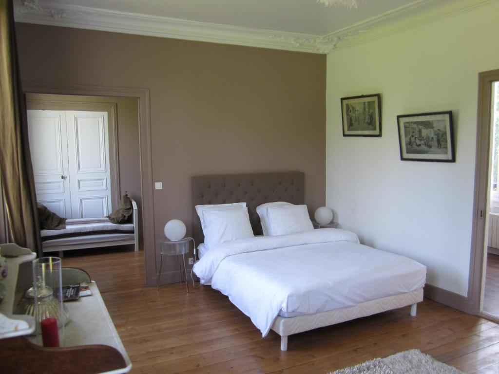 Chateau De Bertreville Bed and Breakfast Værelse billede